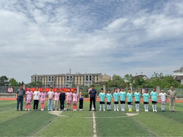 咪咕视频电脑版-庐江县罗河镇店桥小学班级足球联赛火热开赛